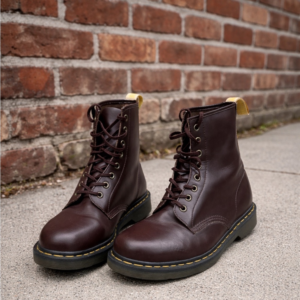 Dr‎ Martens Burgundy Lace-Up Boots burgandy cherry red Crazy Horse men’s size 10